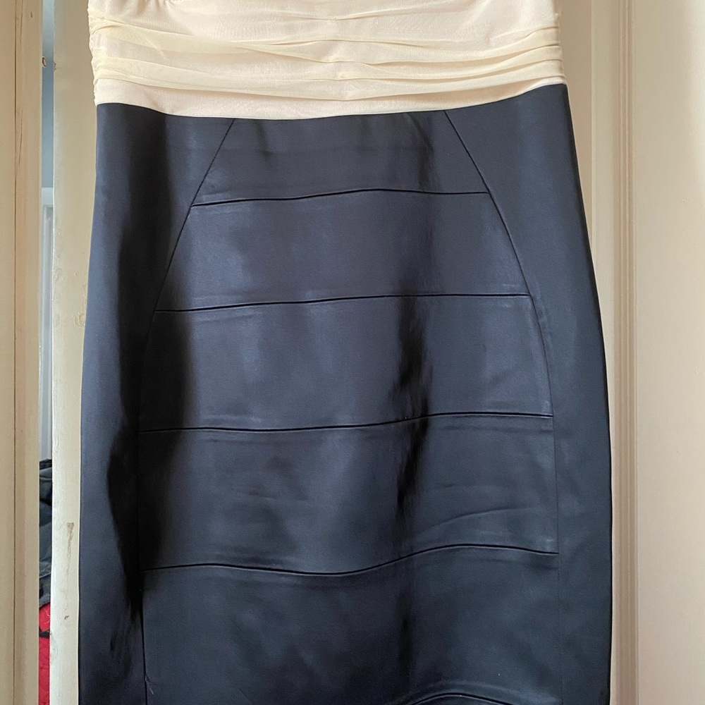 Max Dress - Picture 3 of 5